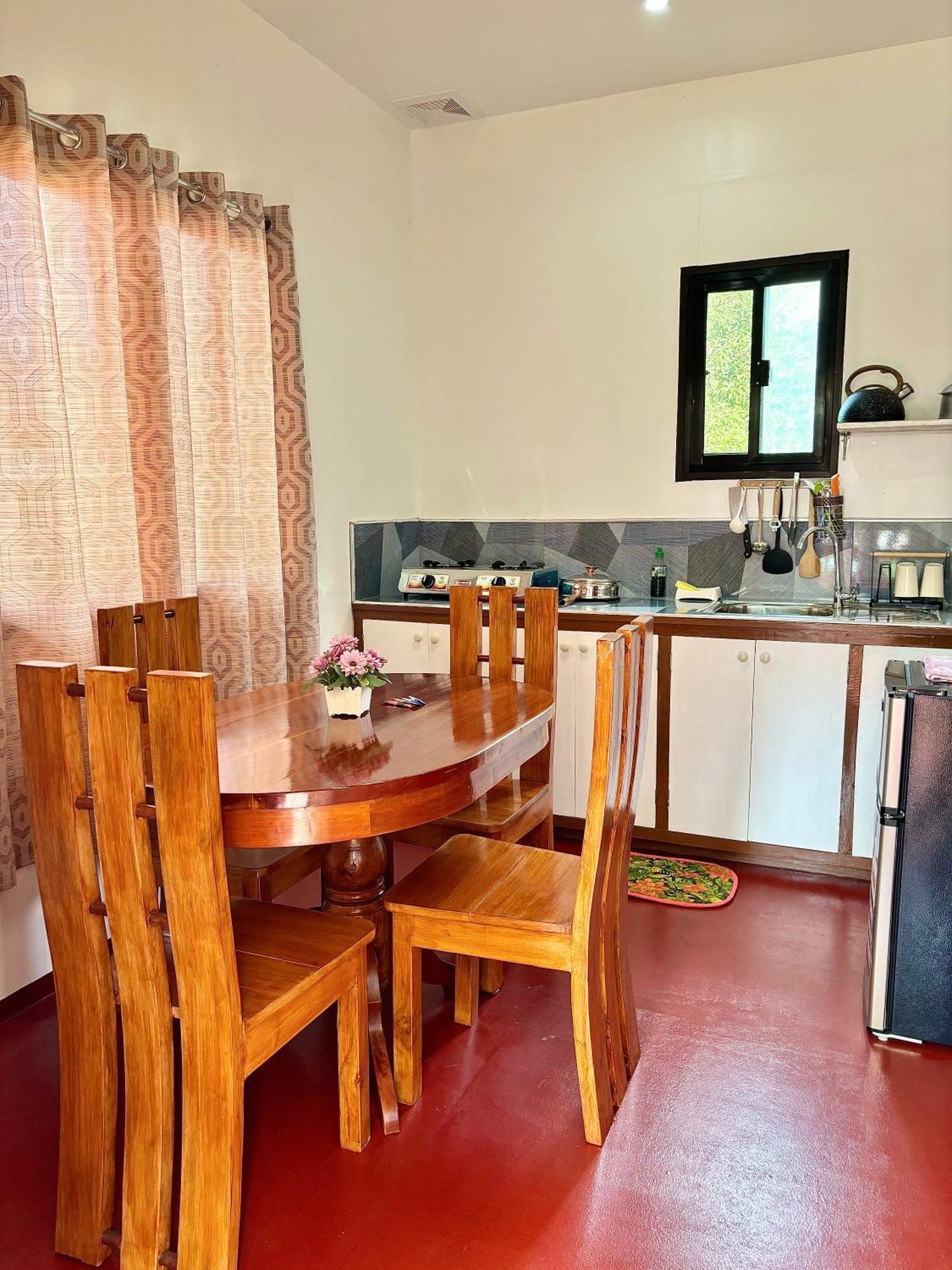 Luzville Transient House - Port Barton Itaytay Bagian luar foto