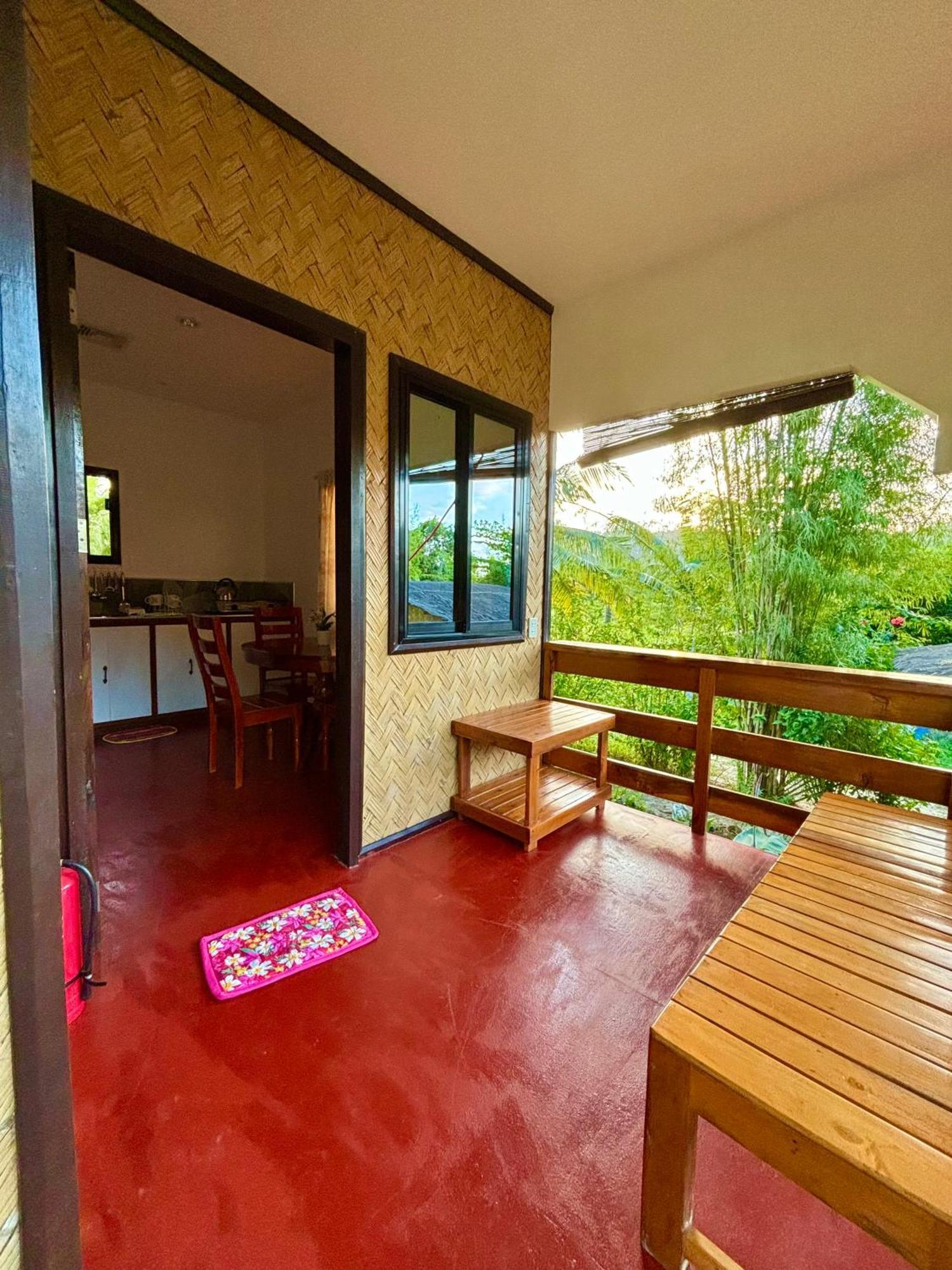 Luzville Transient House - Port Barton Itaytay Bagian luar foto
